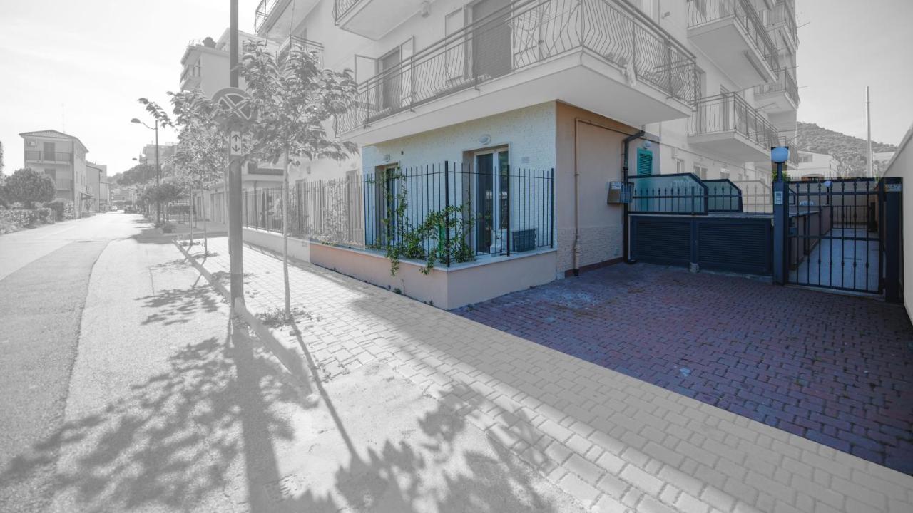 Babyaccommodation Family Comfort Ll Pietra Ligure Exterior foto